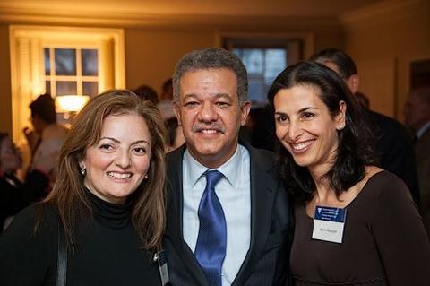 Leonel Fernández poses with guests at Chubb Fellowship reception