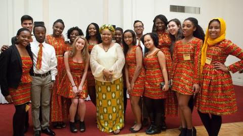 Leymah Gbowee poses with Chubb Fellowship dinner guests